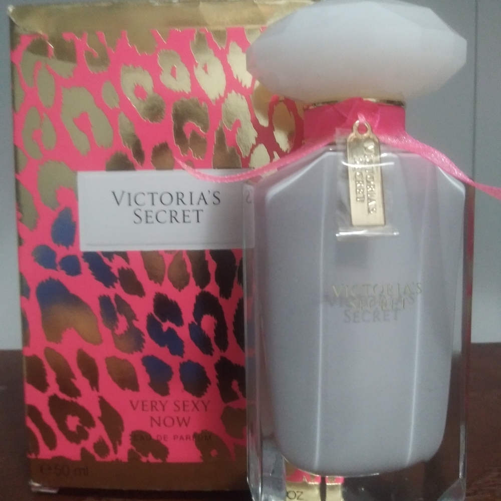 NEW Victoria Secret Perfume